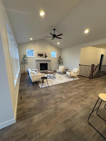 1633 FOUNDERS STREET, Neenah, WI 54956