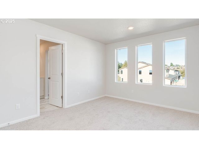 3830 Sw 35th St, Gresham, OR 97080