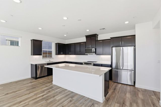 8457 Viborg Ln, Elk Grove, CA 95758