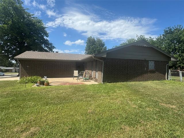 817 Glenwood Drive, Yukon, OK 73099