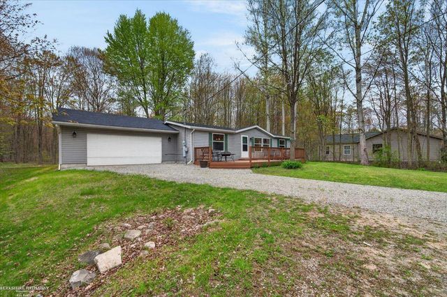 4808 N Water Road, Sanford, MI 48657