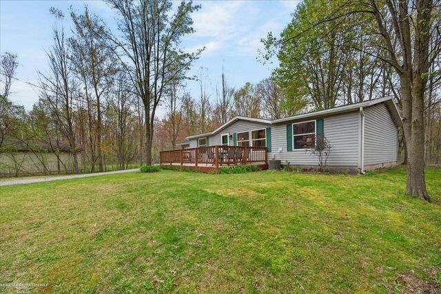 4808 N Water Road, Sanford, MI 48657