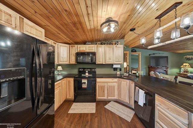4808 N Water Road, Sanford, MI 48657