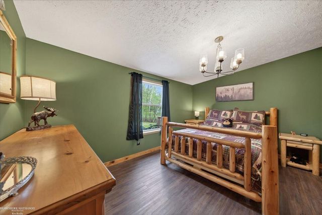 4808 N Water Road, Sanford, MI 48657