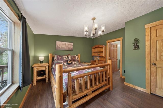 4808 N Water Road, Sanford, MI 48657