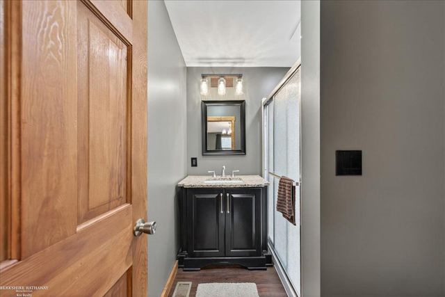 4808 N Water Road, Sanford, MI 48657