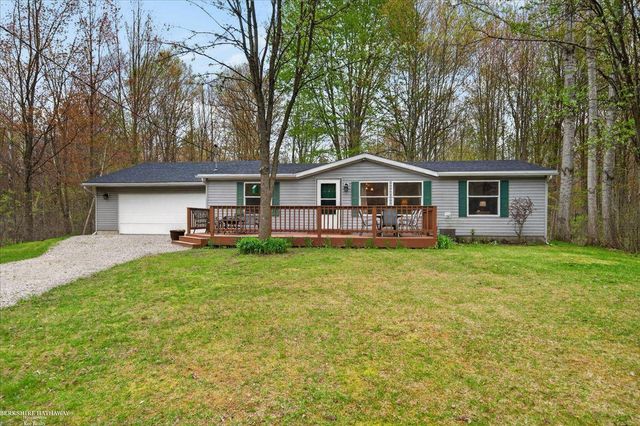 4808 N Water Road, Sanford, MI 48657