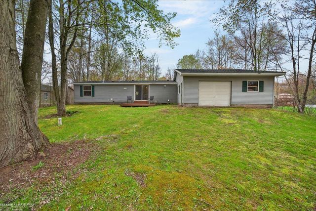 4808 N Water Road, Sanford, MI 48657