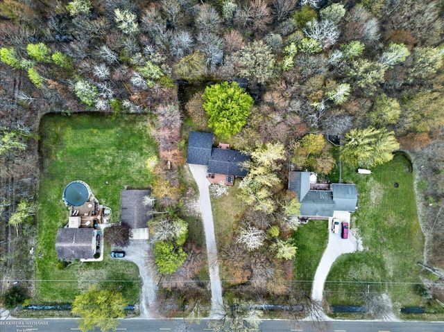 4808 N Water Road, Sanford, MI 48657
