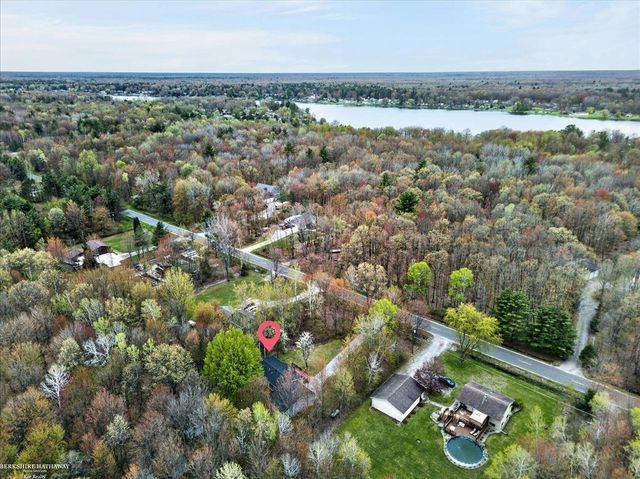 4808 N Water Road, Sanford, MI 48657