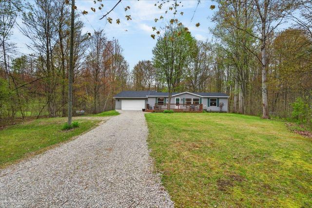 4808 N Water Road, Sanford, MI 48657