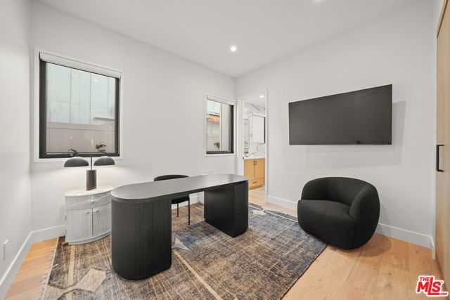 971 S Bundy Drive, Los Angeles, CA 90049