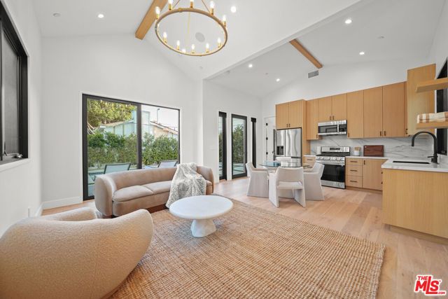 971 S Bundy Drive, Los Angeles, CA 90049