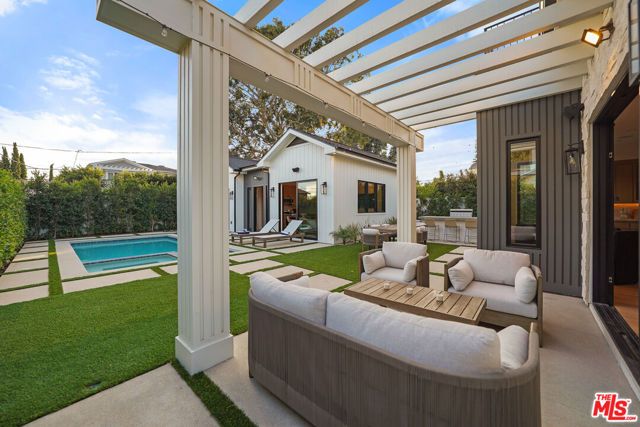 971 S Bundy Drive, Los Angeles, CA 90049