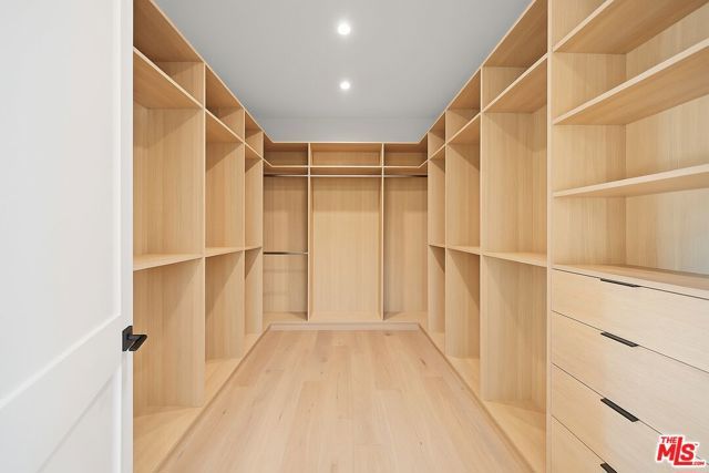 971 S Bundy Drive, Los Angeles, CA 90049