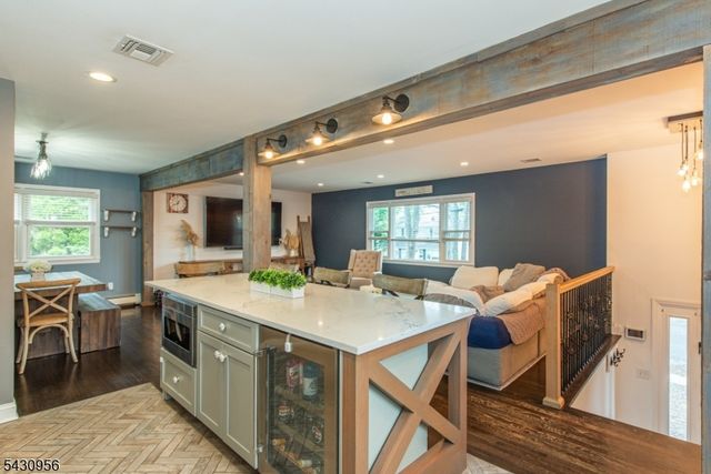 409 N 15Th St, Kenilworth Boro, NJ 07033