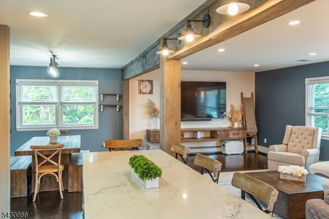 409 N 15Th St, Kenilworth Boro, NJ 07033