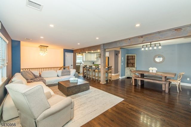 409 N 15Th St, Kenilworth Boro, NJ 07033