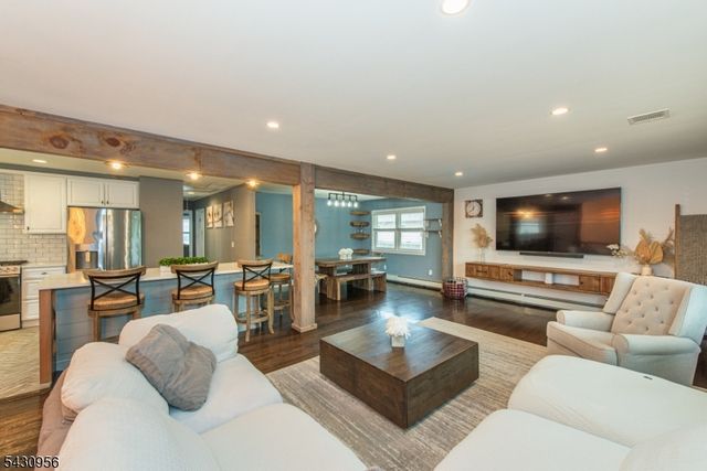 409 N 15Th St, Kenilworth Boro, NJ 07033