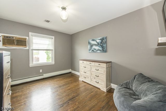 409 N 15Th St, Kenilworth Boro, NJ 07033