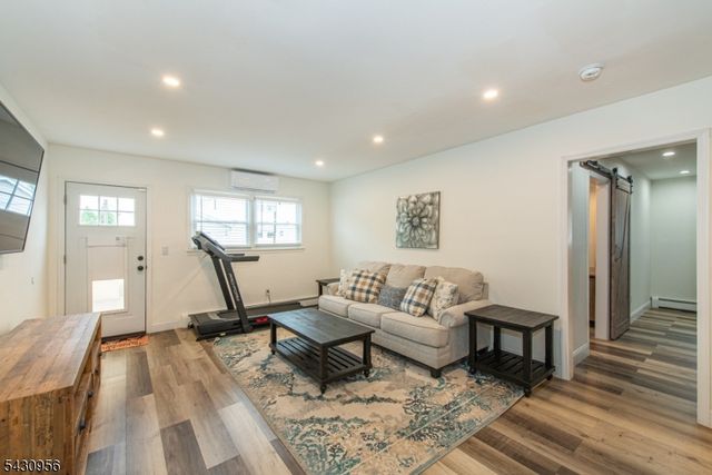 409 N 15Th St, Kenilworth Boro, NJ 07033