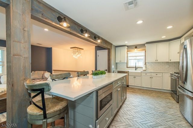 409 N 15Th St, Kenilworth Boro, NJ 07033