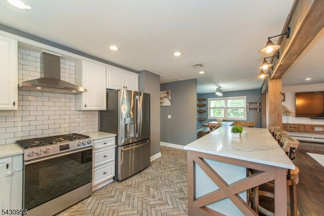 409 N 15Th St, Kenilworth Boro, NJ 07033
