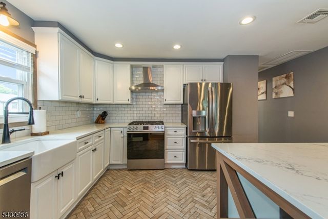409 N 15Th St, Kenilworth Boro, NJ 07033
