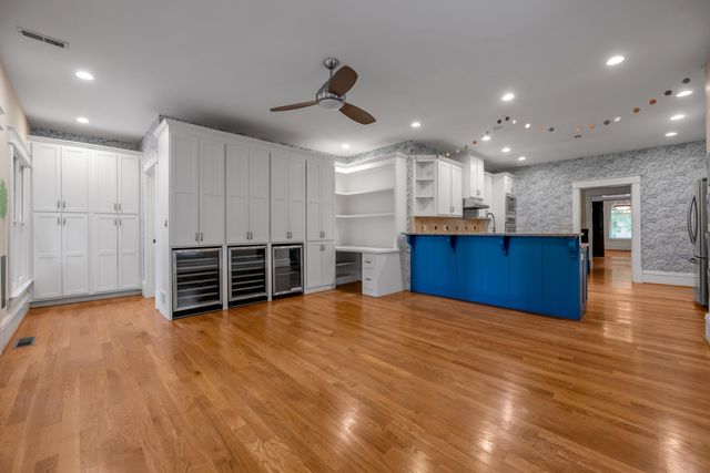 337 Transylvania Park, Lexington, KY 40508