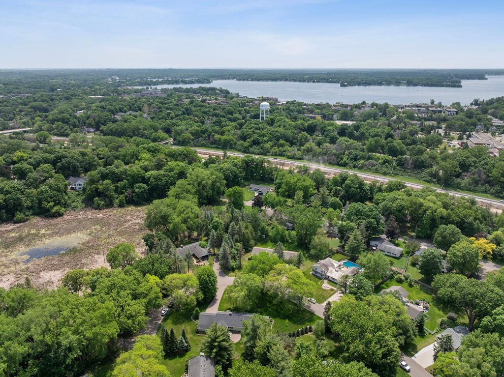 355 Margaret Circle, Wayzata, MN 55391 — photo 3