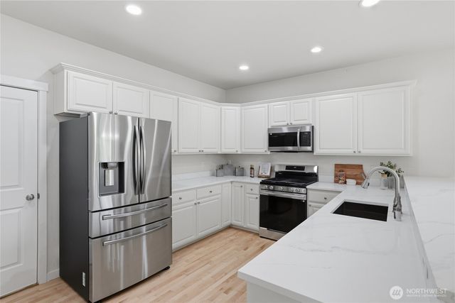 252 245th Place NE, Sammamish, WA 98074
