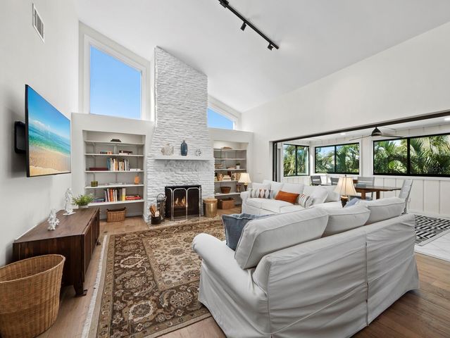 601 NORTON STREET, Longboat Key, FL 34228