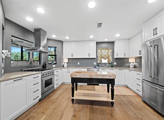 601 NORTON STREET, Longboat Key, FL 34228