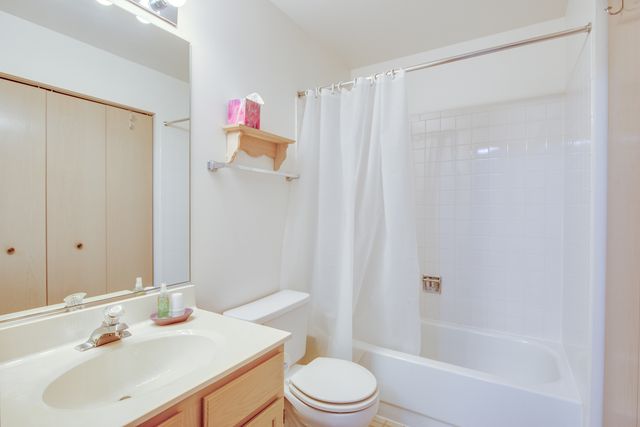 1216 Arapaho Court 1216, Naperville, IL 60540