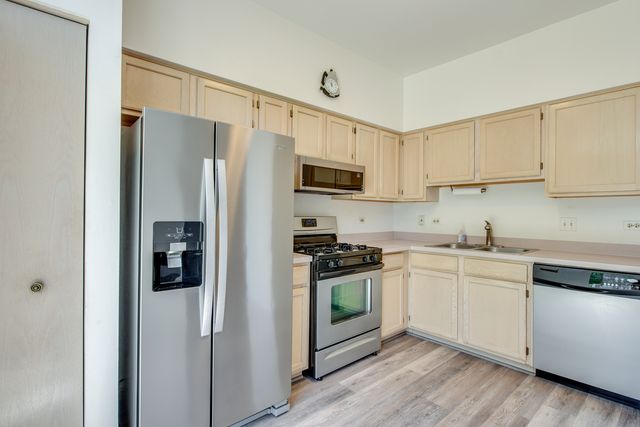 1216 Arapaho Court 1216, Naperville, IL 60540
