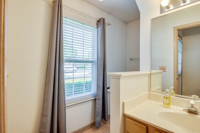 1216 Arapaho Court 1216, Naperville, IL 60540