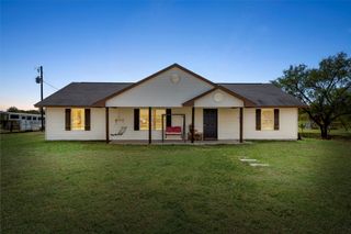 402 Hcr 3241, Mount Calm, TX 76673