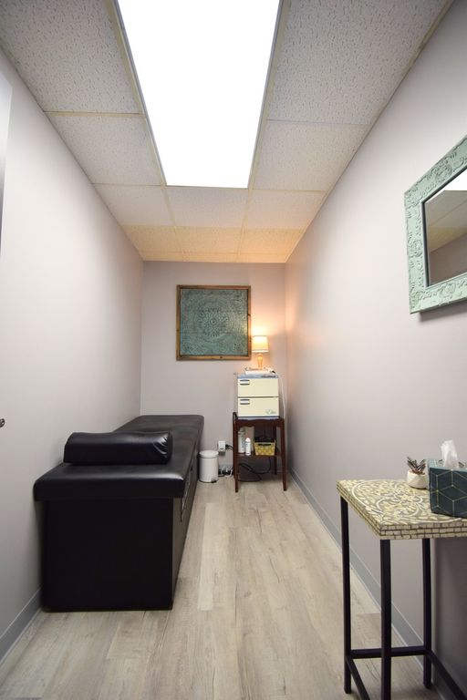 Image 20 of property listing at 1708 Jefferson Avenue, Mt Vernon, IL 62864