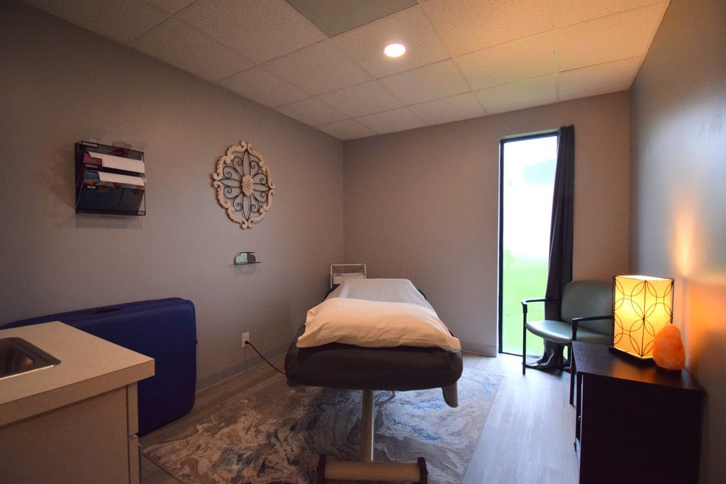 Image 24 of property listing at 1708 Jefferson Avenue, Mt Vernon, IL 62864