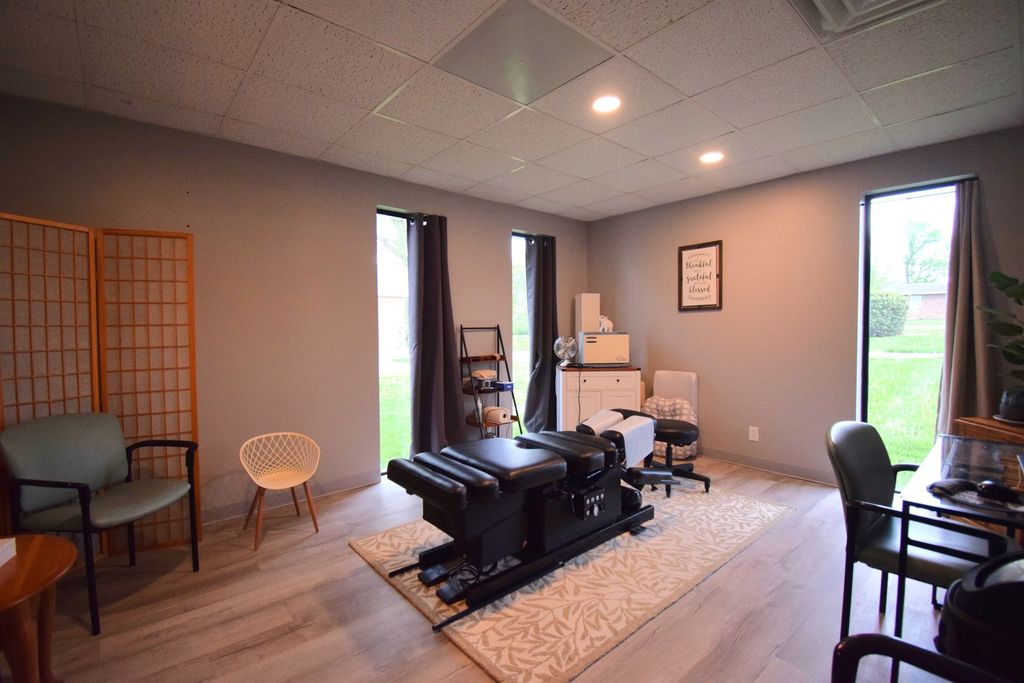 Image 27 of property listing at 1708 Jefferson Avenue, Mt Vernon, IL 62864