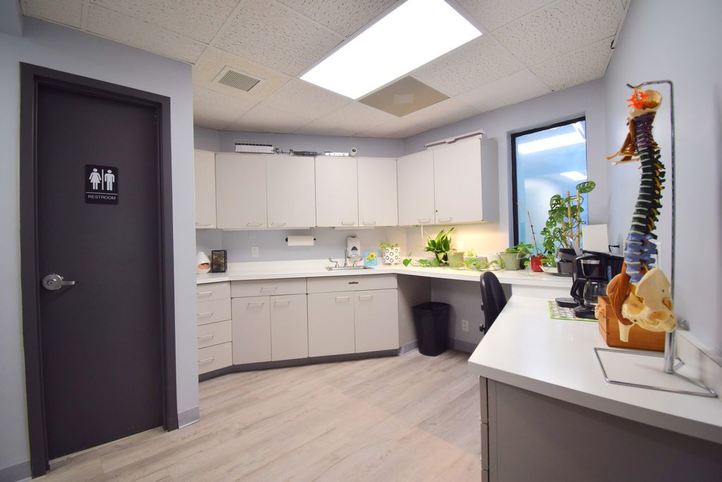 Image 28 of property listing at 1708 Jefferson Avenue, Mt Vernon, IL 62864