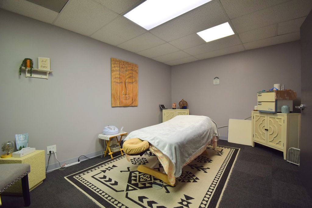 Image 39 of property listing at 1708 Jefferson Avenue, Mt Vernon, IL 62864