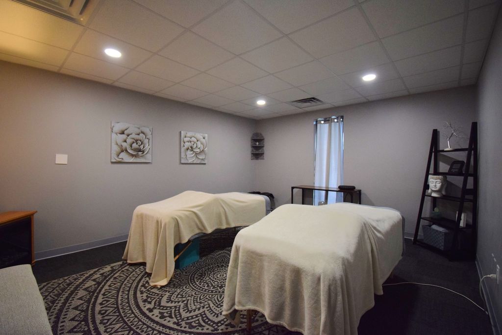 Image 41 of property listing at 1708 Jefferson Avenue, Mt Vernon, IL 62864