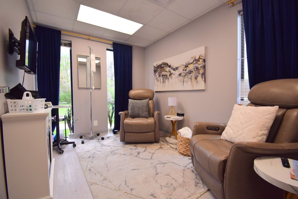 Image 44 of property listing at 1708 Jefferson Avenue, Mt Vernon, IL 62864