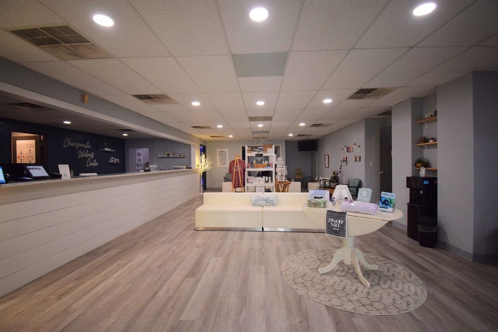 Image 7 of property listing at 1708 Jefferson Avenue, Mt Vernon, IL 62864