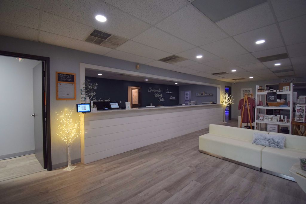 Image 8 of property listing at 1708 Jefferson Avenue, Mt Vernon, IL 62864