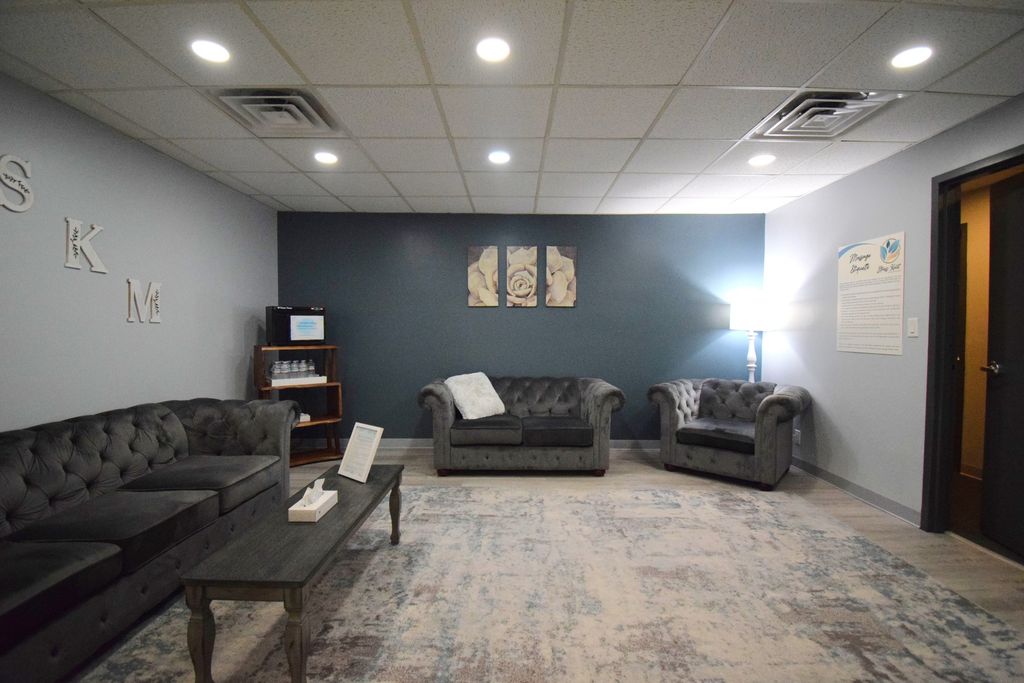 Image 9 of property listing at 1708 Jefferson Avenue, Mt Vernon, IL 62864