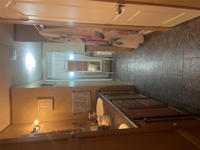 106 Brown Pelican DR, Del Valle, TX 78617