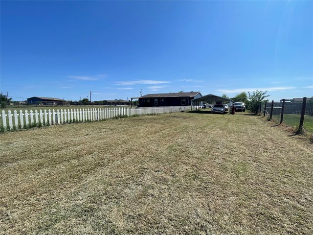 106 Brown Pelican DR, Del Valle, TX 78617
