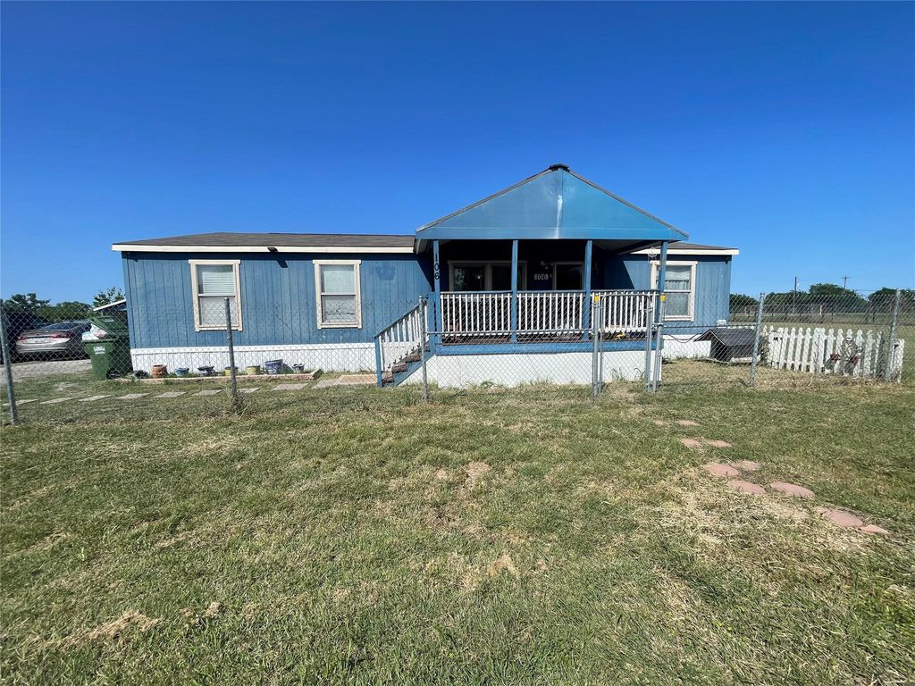 106 Brown Pelican DR, Del Valle, TX 78617